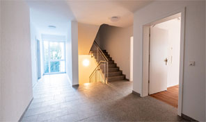 Treppenhaus im Mehrfamilienhaus in Sankt Wendel vor der Übergabe